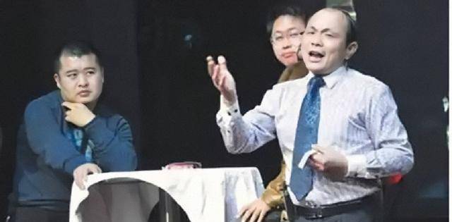 亚洲赌王一夜狂赚600万,出老千被砍双腿,在出租屋中