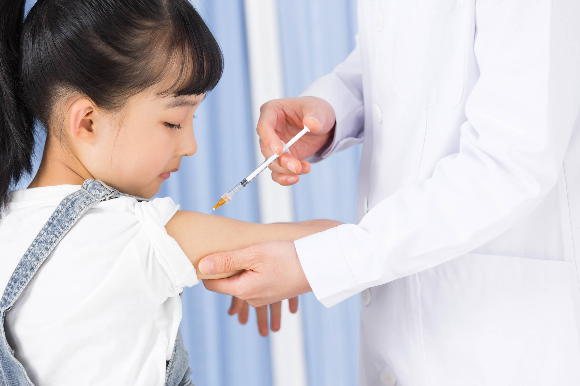 宝宝接种肺炎疫苗的最佳时间(第一针建议3—6个月龄打)