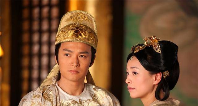 李渊退位后生下30个孩子,李世民头痛不已,武则天一狠招彻底解决_皇位