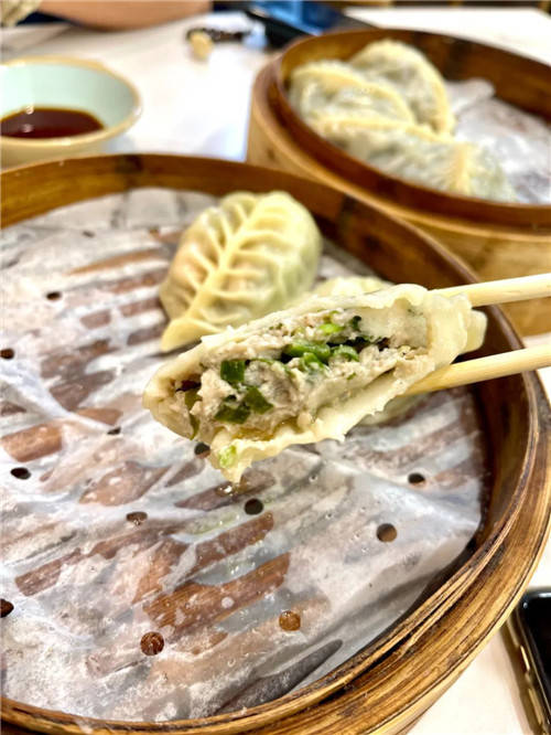 吃在大连-稀溜溜鲜美的海菜包子,特色的渔家风味,鲜得停不了口