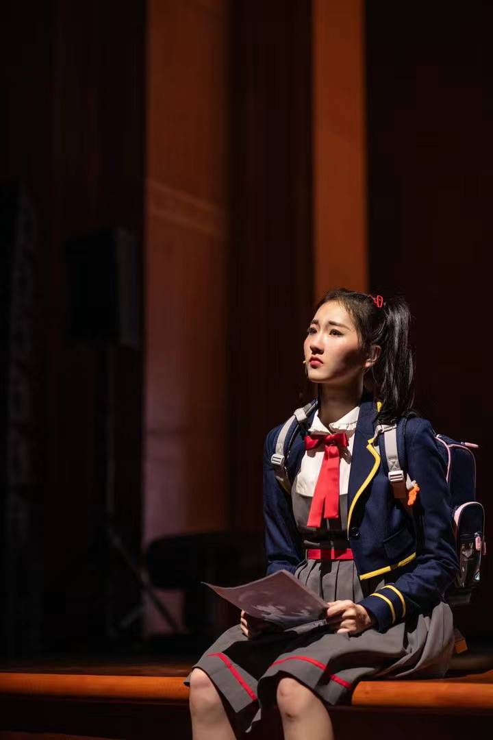 《口袋神探》首演 何芸希音乐剧首秀惊艳全场_演出_观众_故事