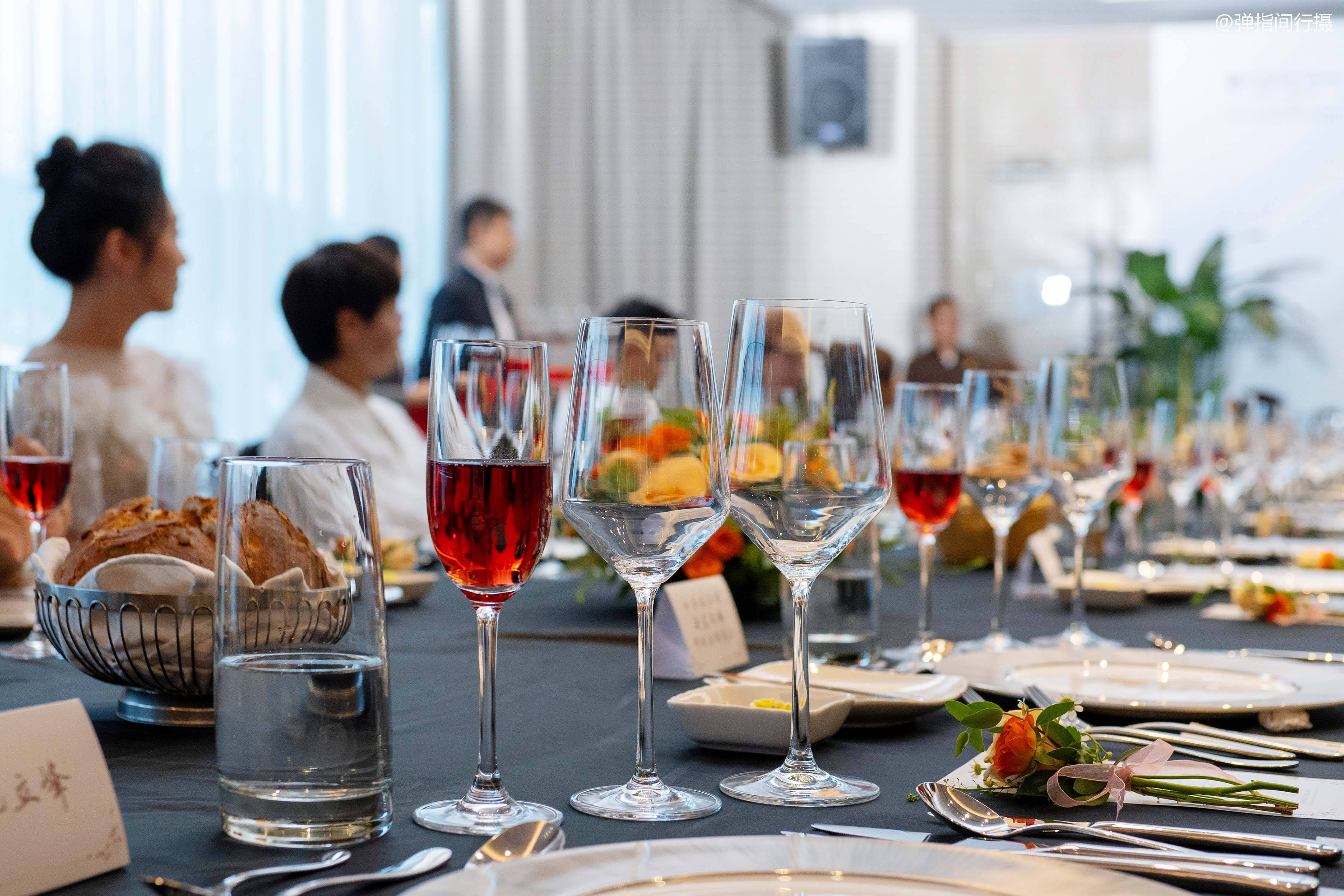 旅居玉龙雪山脚下的度假花园,赏浪漫纳西婚俗,品丽江非遗魅力_婚礼