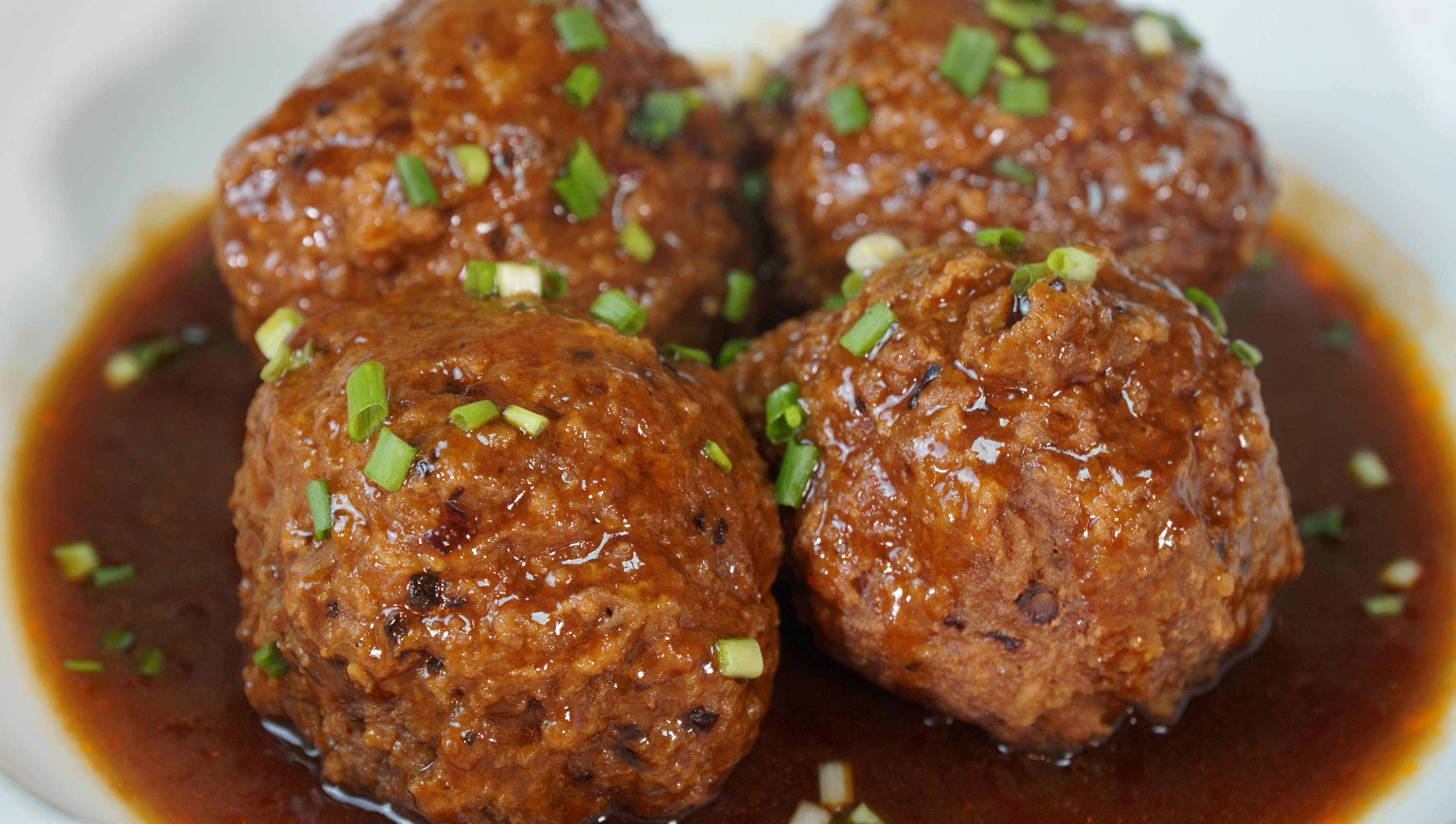 制作美味红烧狮子头