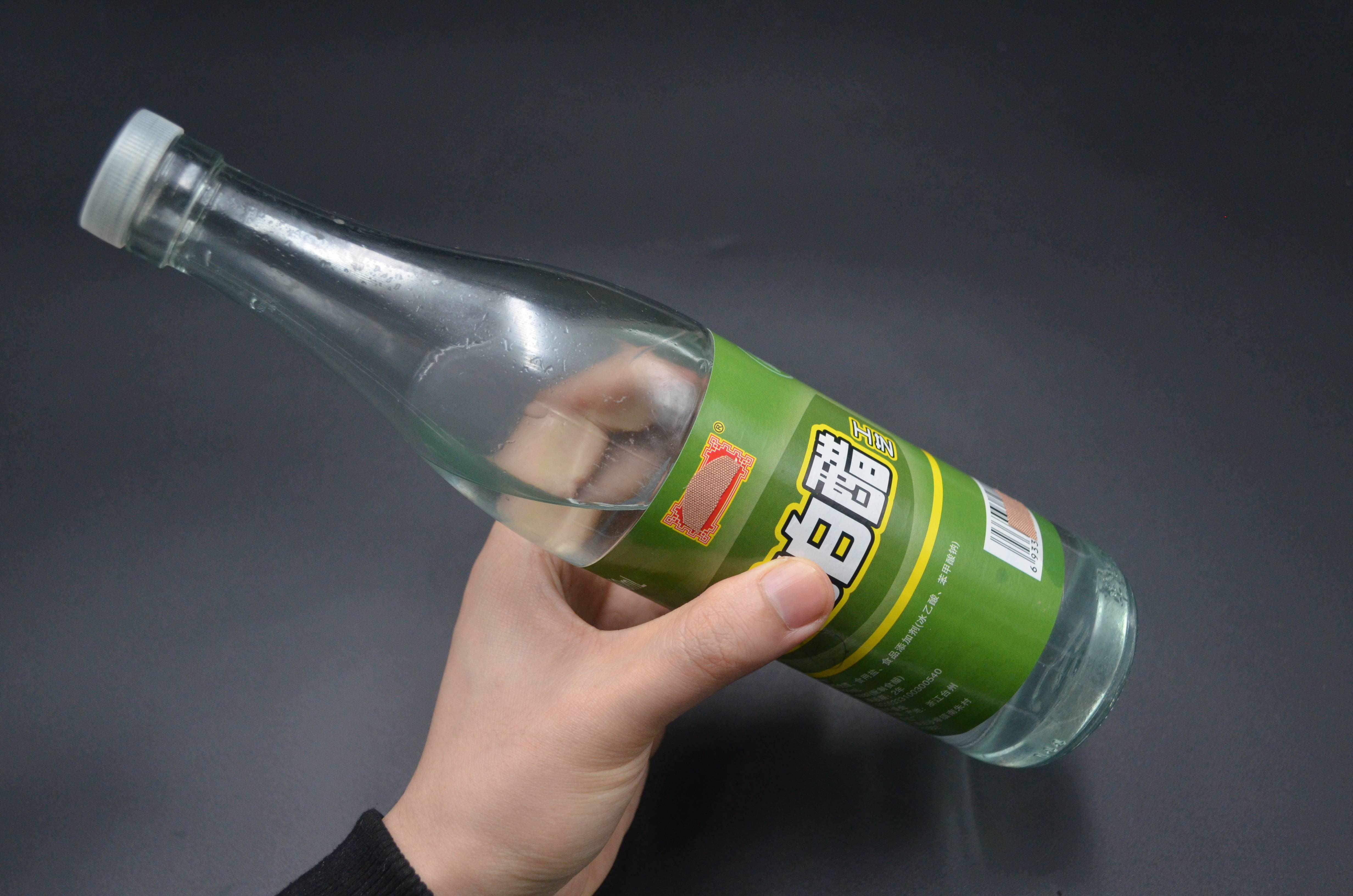 4,香蕉水 洗衣粉用香蕉水搓揉,再加上洗衣粉搓洗然后清水冲洗 经测试