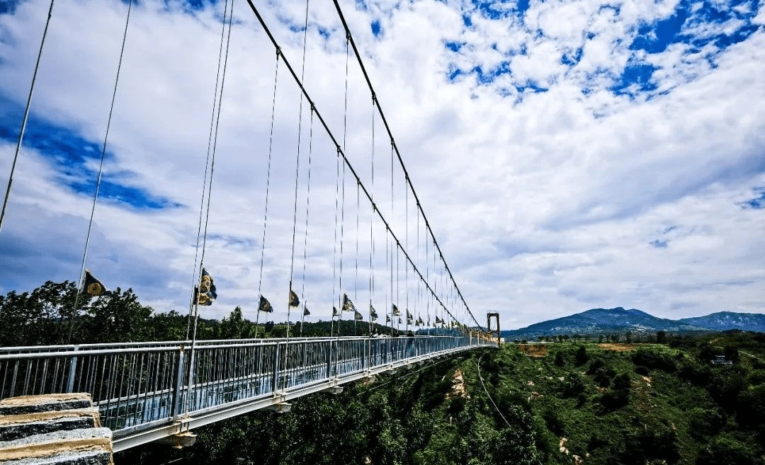 苍山景区位于临沂市南部,是沂蒙山区的重要组成部分