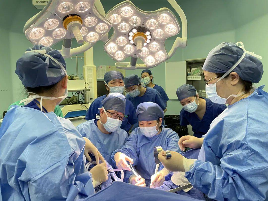 普陀这家老牌二甲医院收到这些特殊祝福_工作_手术_教学科研