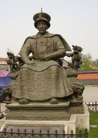 皇帝画像见得多了,沈阳皇寺广场的满清十二帝雕像有没见过_谥号_年号