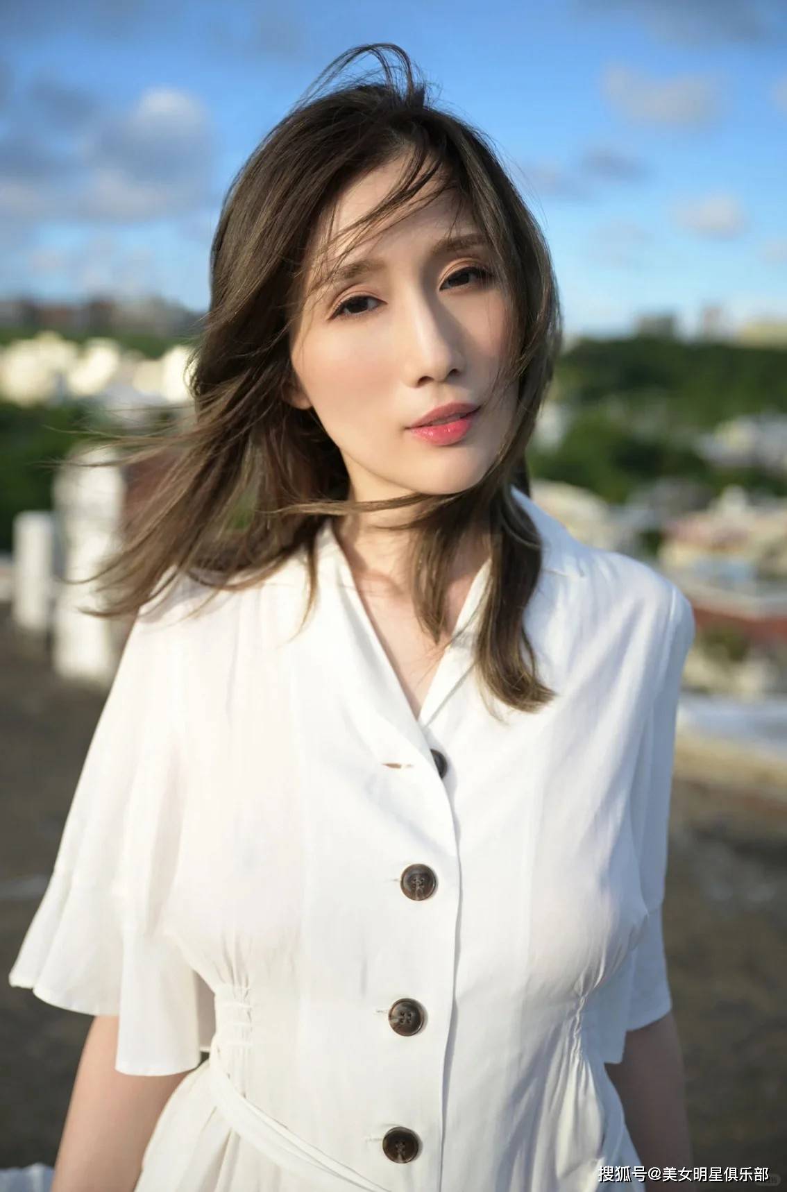 41岁julia,竟然这么性感!