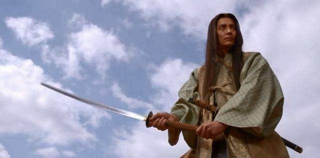 宫本武十三岁时离开家,走遍各地,挑战武术高手.