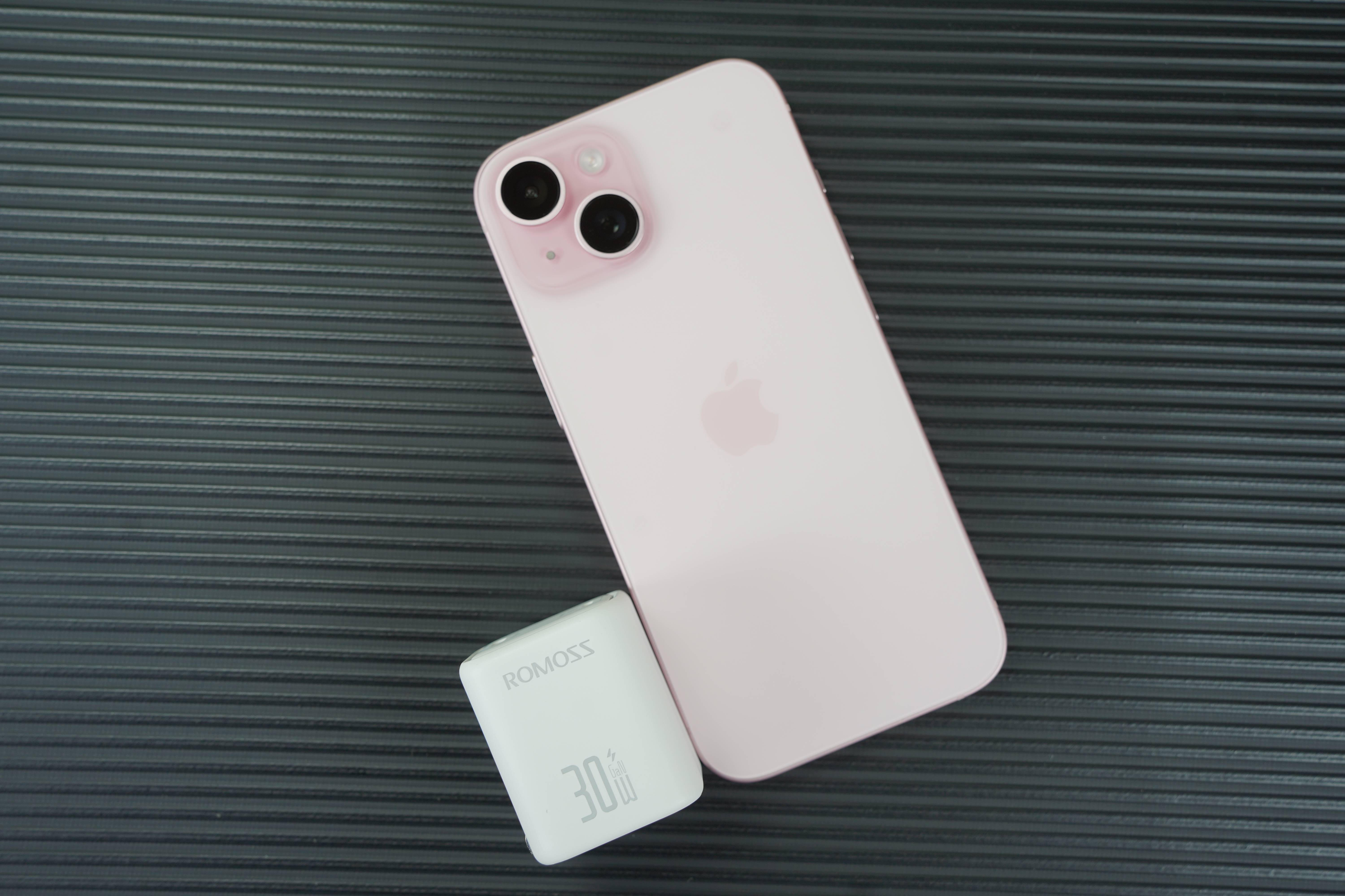 iphone15的充电伴侣:罗马仕cool电苹果充电套装_手感_插头_设备