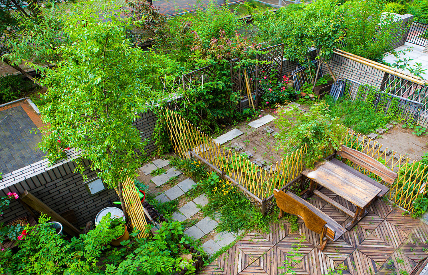 乡住建房问答:你觉得农村自建小院住着舒服还是城市楼房舒服?