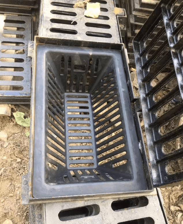 上海浦东新装雨水截污挂篮 上海校区截污篮装置 上海雨水截污挂篮安装