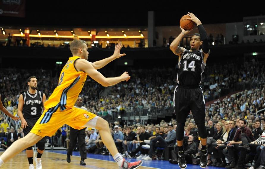 欧洲篮球联赛:巴伦西亚vs帕纳辛纳科斯比分预测