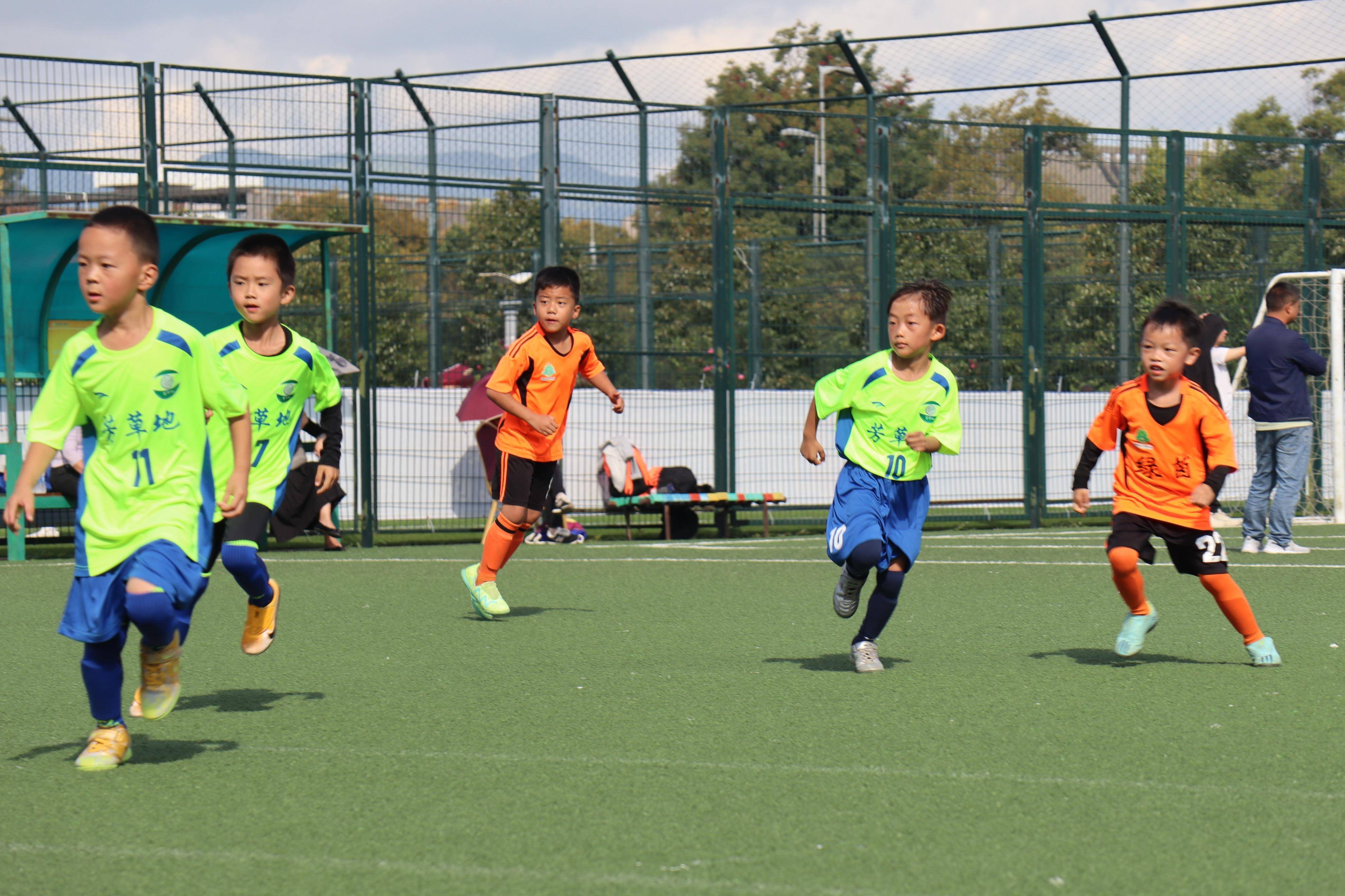 云南多动体育承办的"昆明眼科"杯西山足球超级联赛(少儿组)在云南省