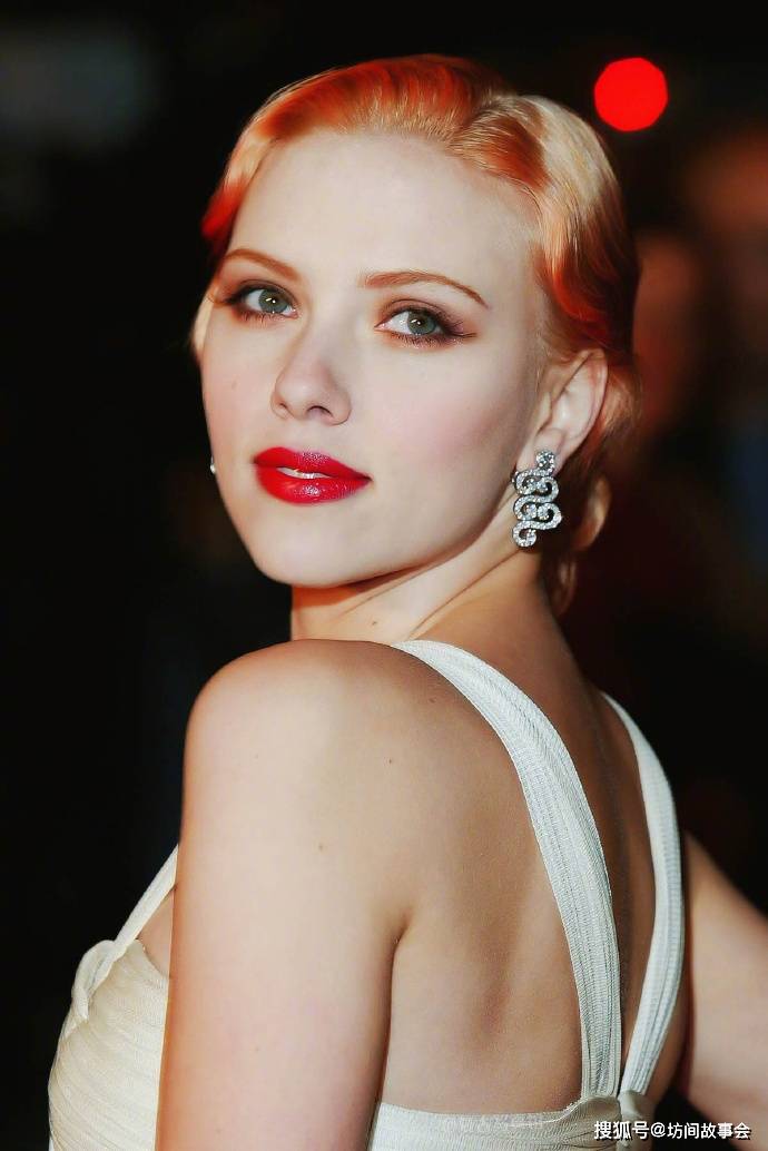 好莱坞尤物！斯嘉丽·约翰逊，绝美身材写真（3）-搜狐大视野-搜狐新闻