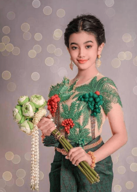 柬埔寨公主登上央视舞台,和中国小朋友共唱共饮一江水!