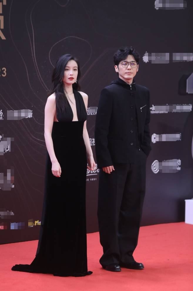 杨紫迪丽热巴赵露思比美 王一博龚俊王鹤棣斗帅-搜狐大视野-搜狐新闻