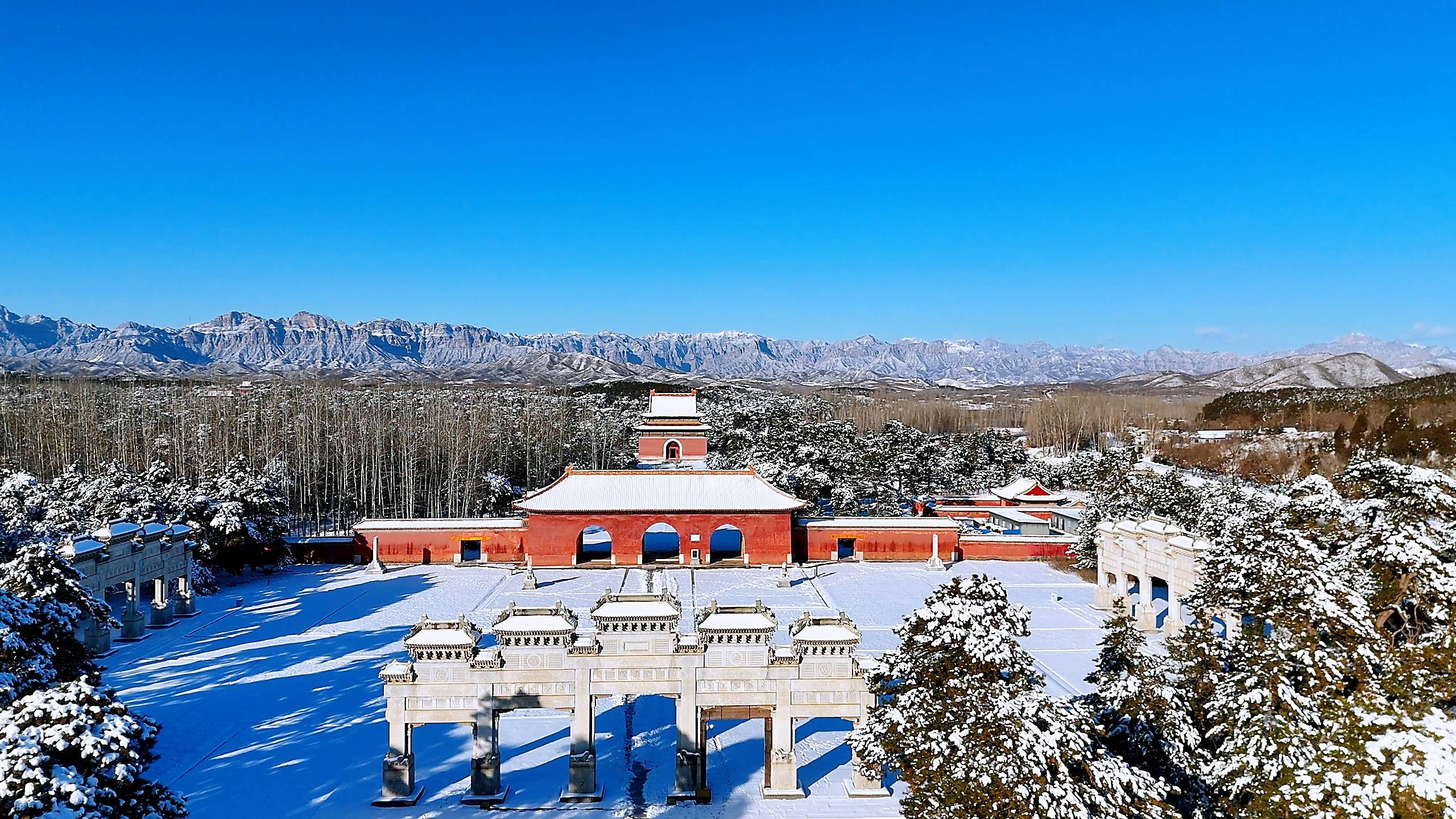 穿越时空的守护:易县清西陵大红门