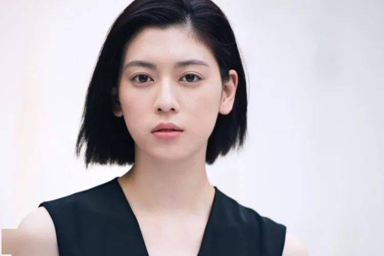 竹内凉真x吉谷彩子两人ins同款"秀恩爱",曾一度炎上.