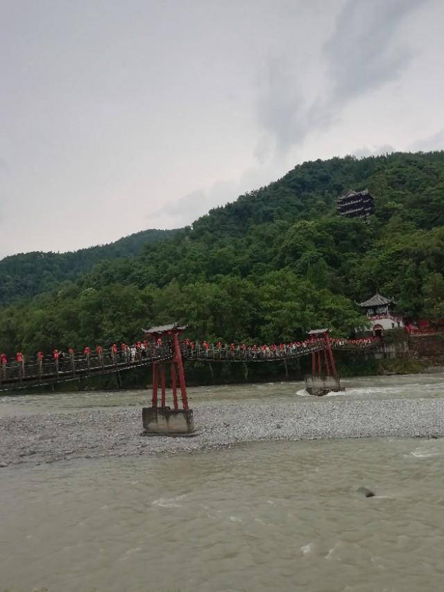 夜幕下暴雨后的灌县茶马古道_都江堰