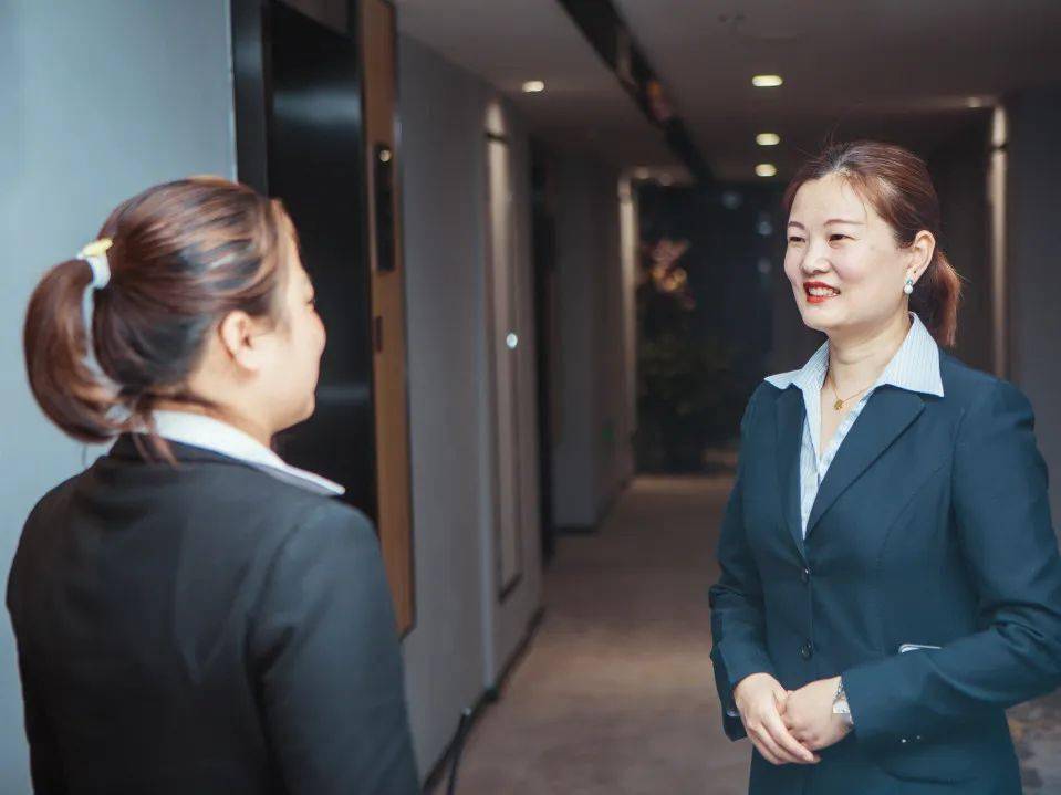 一颗楔入长虹15年的铆钉上演酒店风云