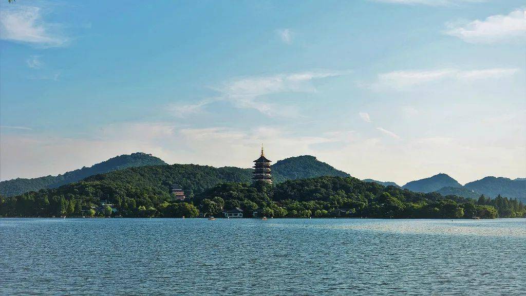 杭州一城湖山落人间