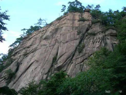 去賞遼寧名山之岫巖藥山清涼山