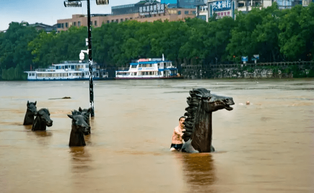 桂林解放桥下家长们熟悉的六匹马将拆除童年记忆莫得了