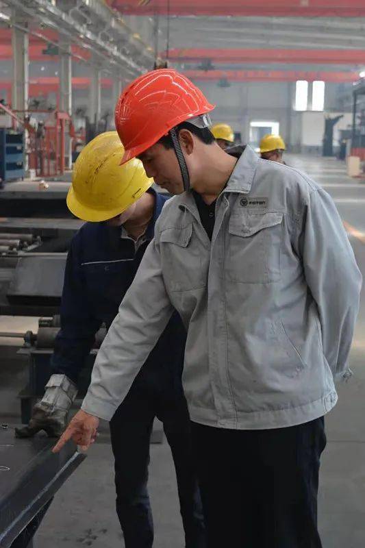 获得了公司,车间领导一致的信任与肯定,让他担任车间副主任