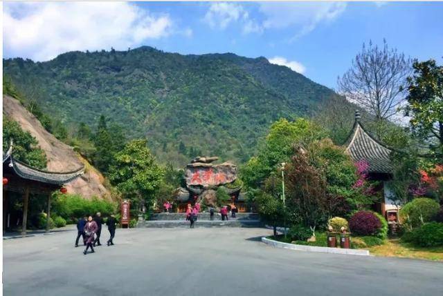 2020带你看江西景色武功山赣州古城三爪仑白水洞大觉山