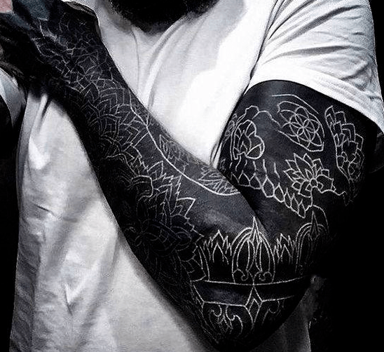超级酷炫的黑笔纹身带你领略不一样的美