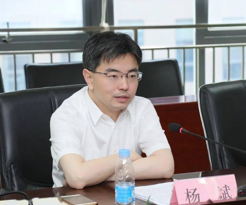 吴江区委常委,组织部部长,统战部部长杨斌讲话开门迎客▲喻学锋教授致