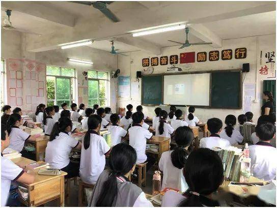 共享健康生活|东源县开展"6·3"虎门销烟纪念日暨禁毒宣传活动_灯塔镇