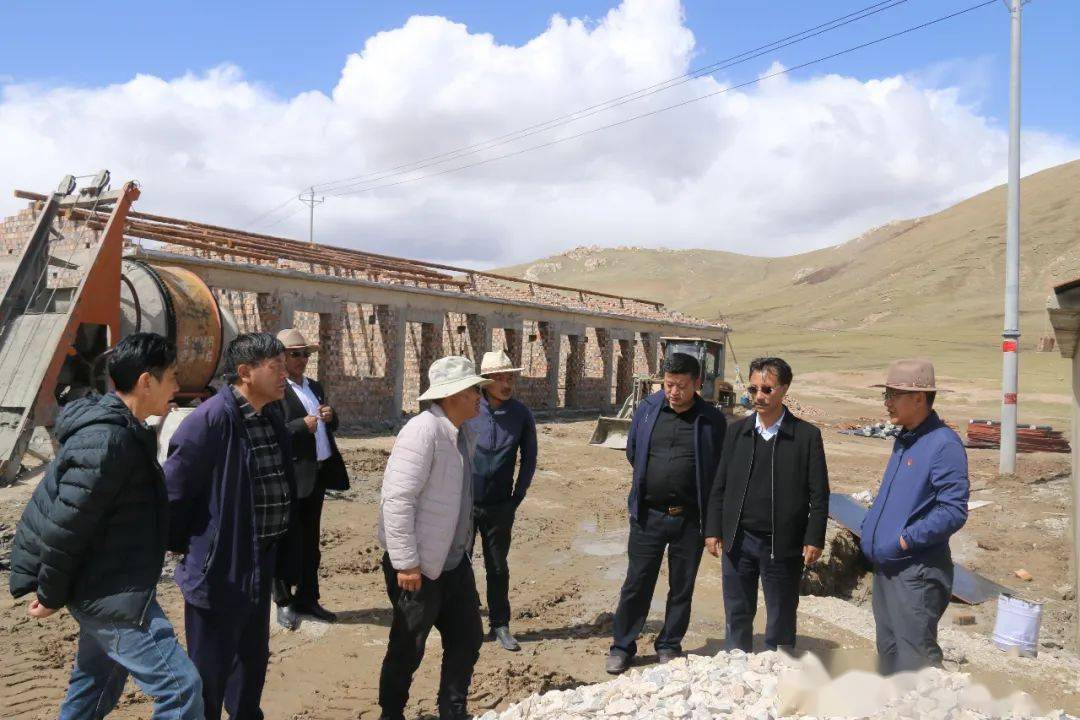 县委常委统战部长尕藏才旦深入卡科寺实地调研寺院僧舍项目推进和复工