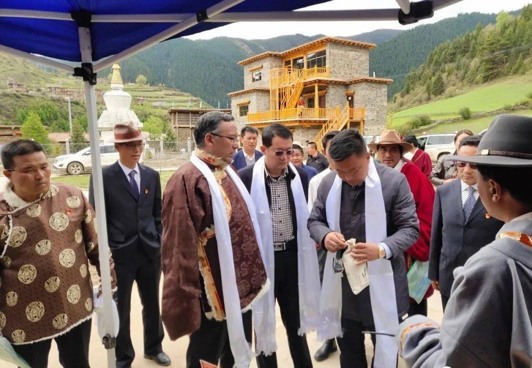 转载:继首个"国际茶日"之后班玛县举办"三色班玛"第二届藏雪茶采摘节