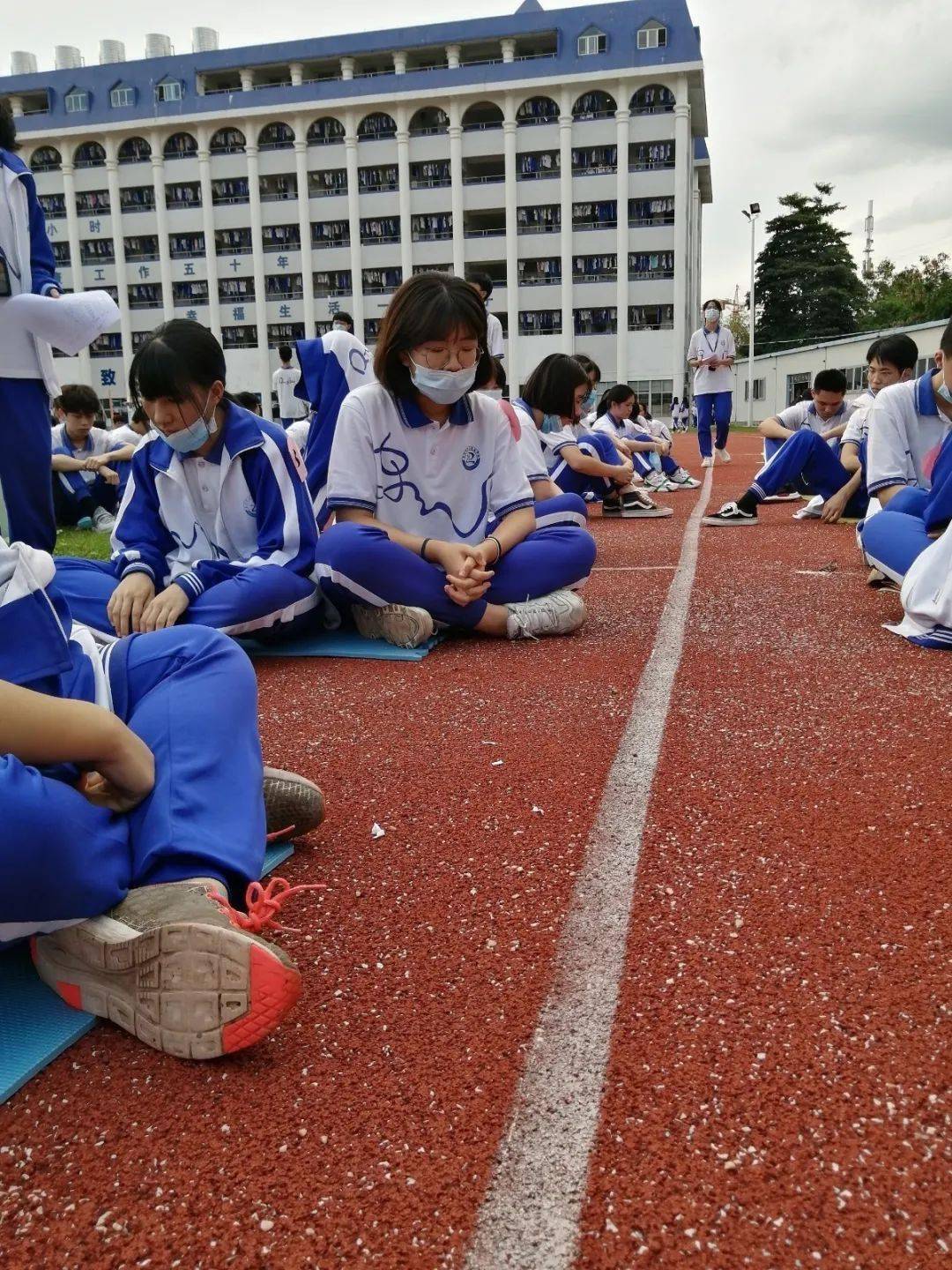 惠州市东江高级中学举办第八届心理活动节之发呆大赛