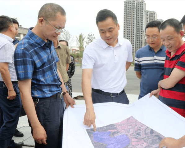 区长蒲鹏程带领区委常委,组织部部长龙世胜,副区长杨春林,杨蒈,顺庆