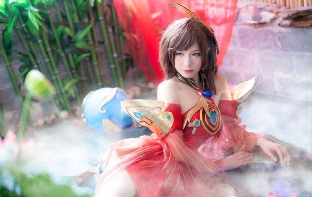 王者荣耀突破次元壁丝滑落水大乔cos水友让我来救