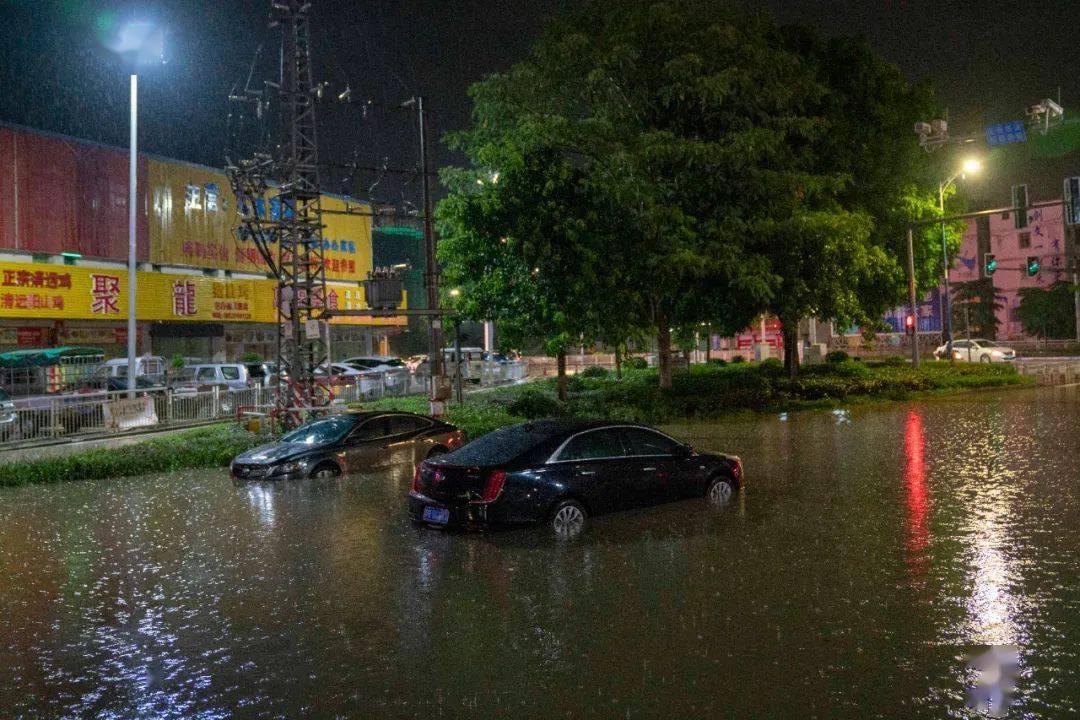 清远19天内发布上百次暴雨预警!龙舟水要下到几时?
