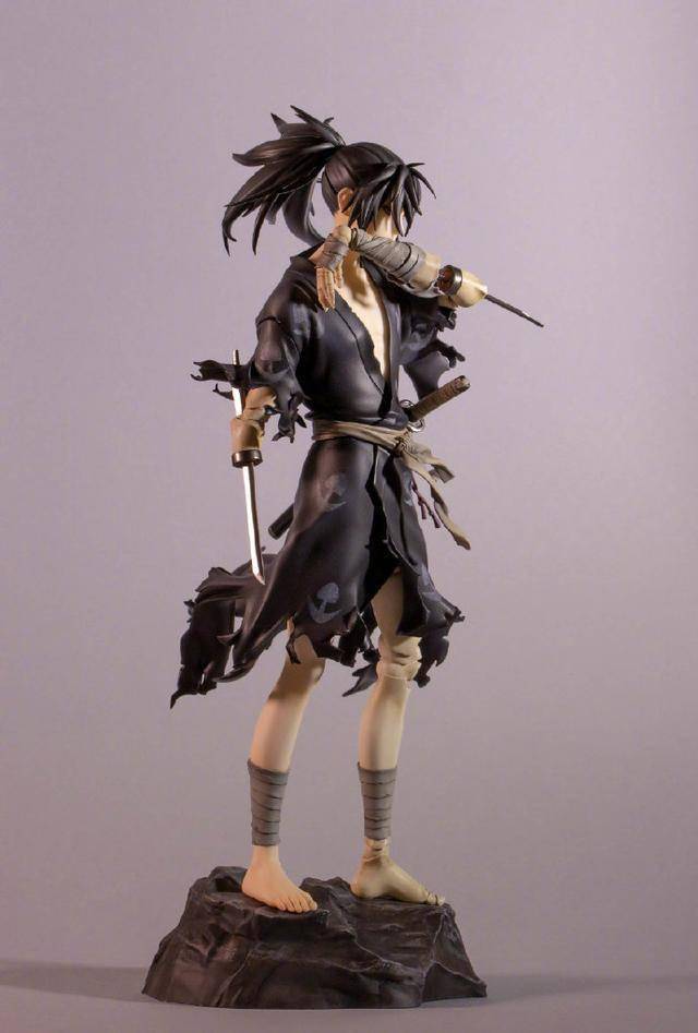 多罗罗百鬼丸手办欣赏完美再现帅气男主的悲惨身世