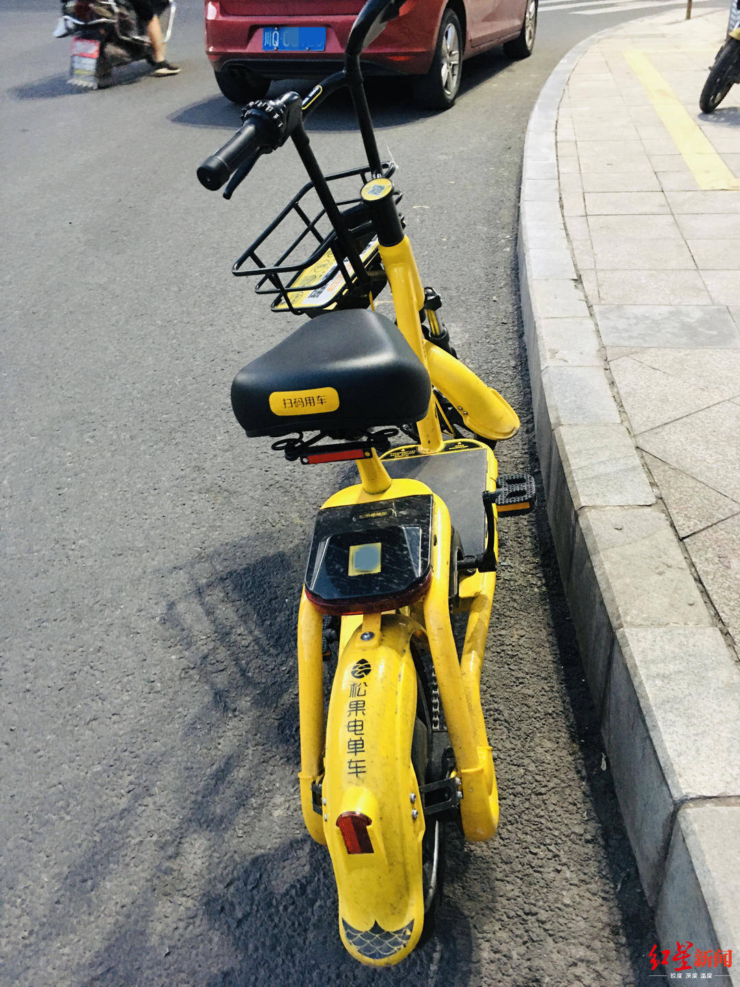 14歲女生騎共享電單車撞傷7旬老人 系用家長身份租車,責任咋擔?