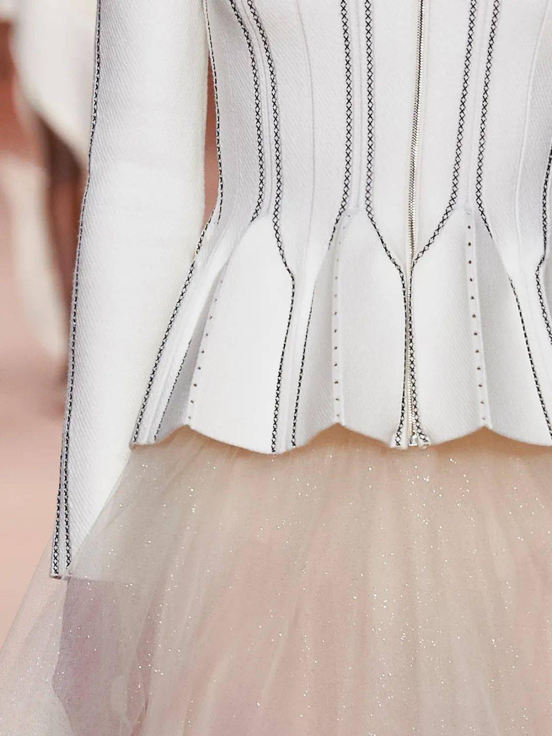 款式细节百变下摆多图