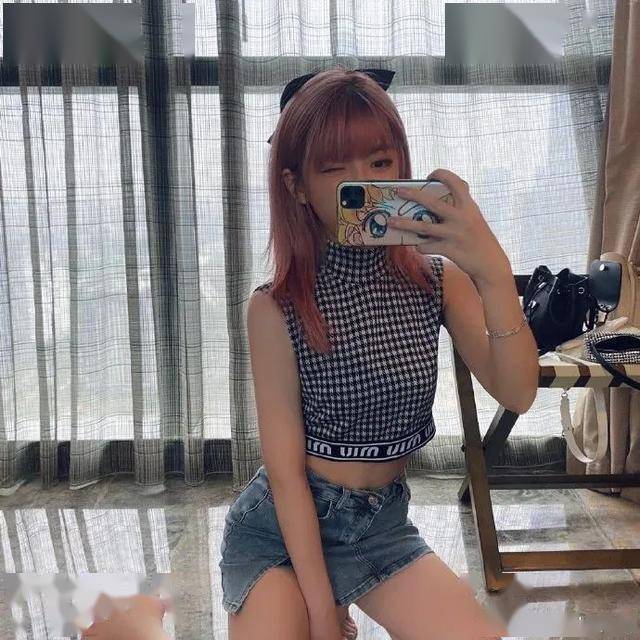 周淑怡成官方认证自媒体小编直播大骂我都不知道我有这个账号