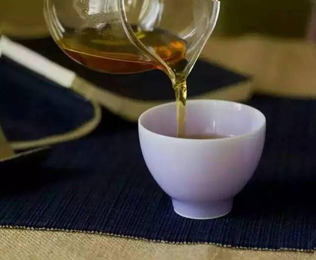 喝冷茶有害吗?_茶水
