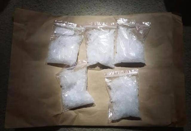 青岛的禁毒战线上真实上演着这些像是影视剧里毒品交易的情节人货分离