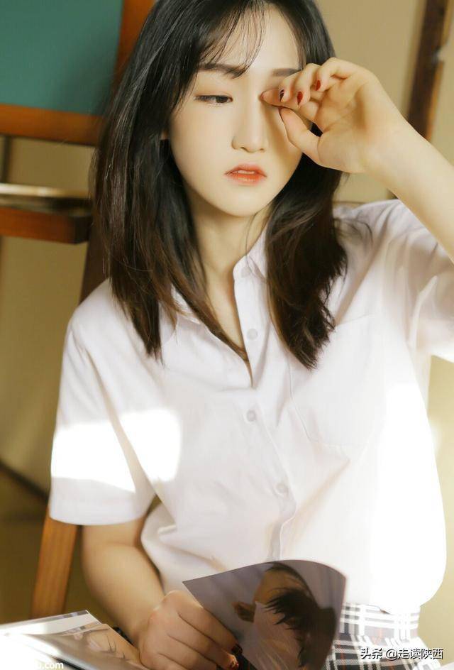 清澈的眼神里藏着淡淡忧伤西安三十八中美女校花写真曝光