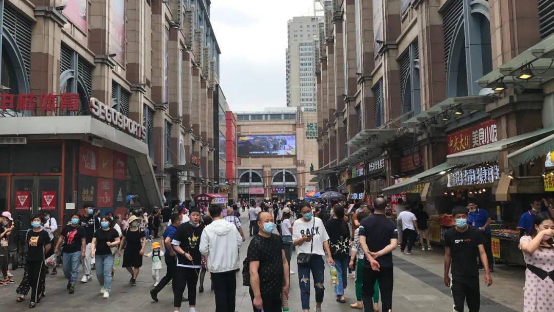 北七道街夜市▼学府东四道街和测绘路交叉口学府四道街夜市▼安静街和