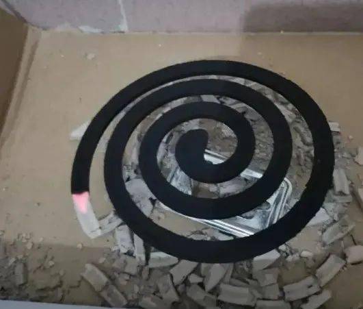 丈夫丧命火海,妻子75%面积烧伤,就因为晚上点燃了这个东西!_蚊香