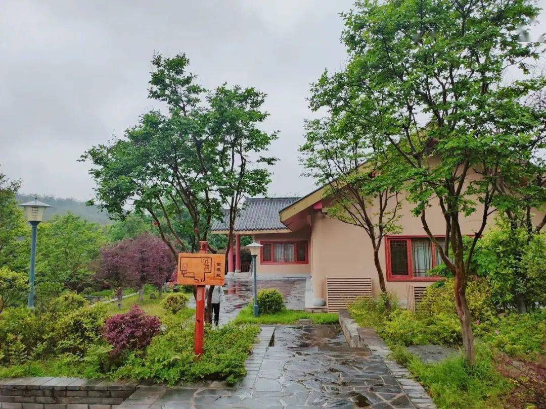 大洪山凭兰居 绿林山庄