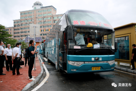 英德暴雨导致滞留旅客400余人